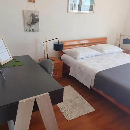 Daire Seaview In Dalmatia With Garden Cavtat