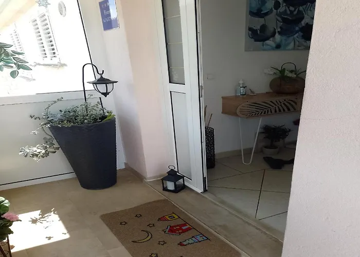 Seaview In Dalmatia With Garden Appartamento *