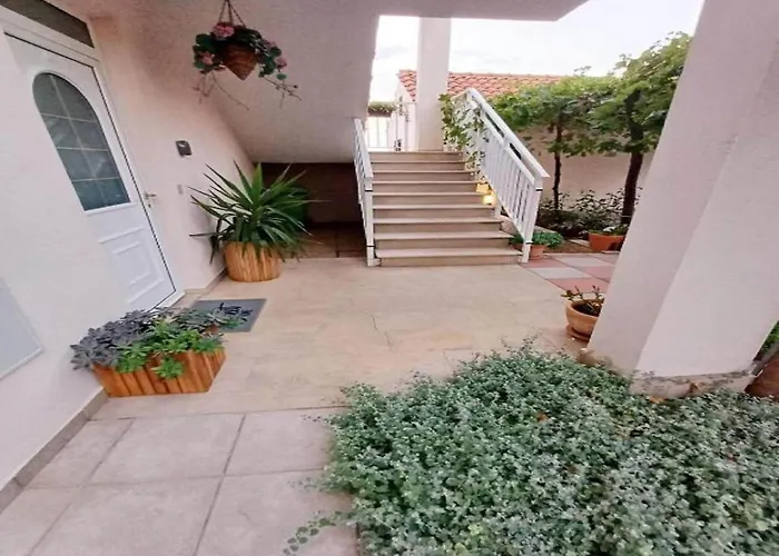 Seaview In Dalmatia With Garden Appartamento *