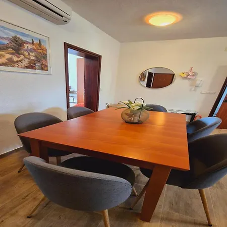 Seaview In Dalmatia With Garden