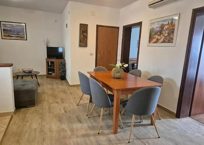 Appartamento Seaview In Dalmatia With Garden